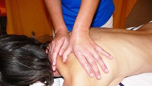 Sessão de massagem para osteocondrose da coluna cervical